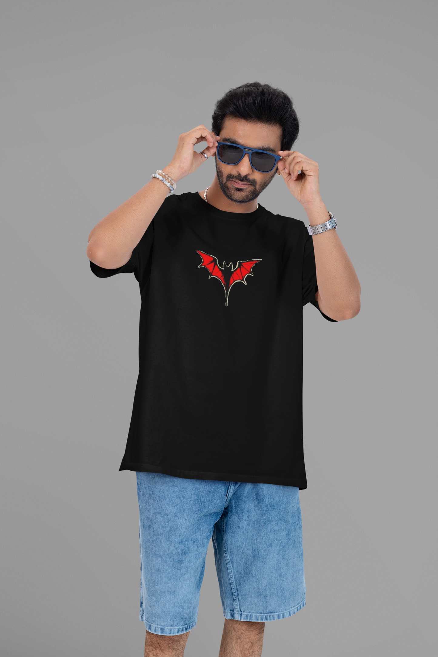 BAT : EXCLUSIVE OVERSIZED T-SHIRT